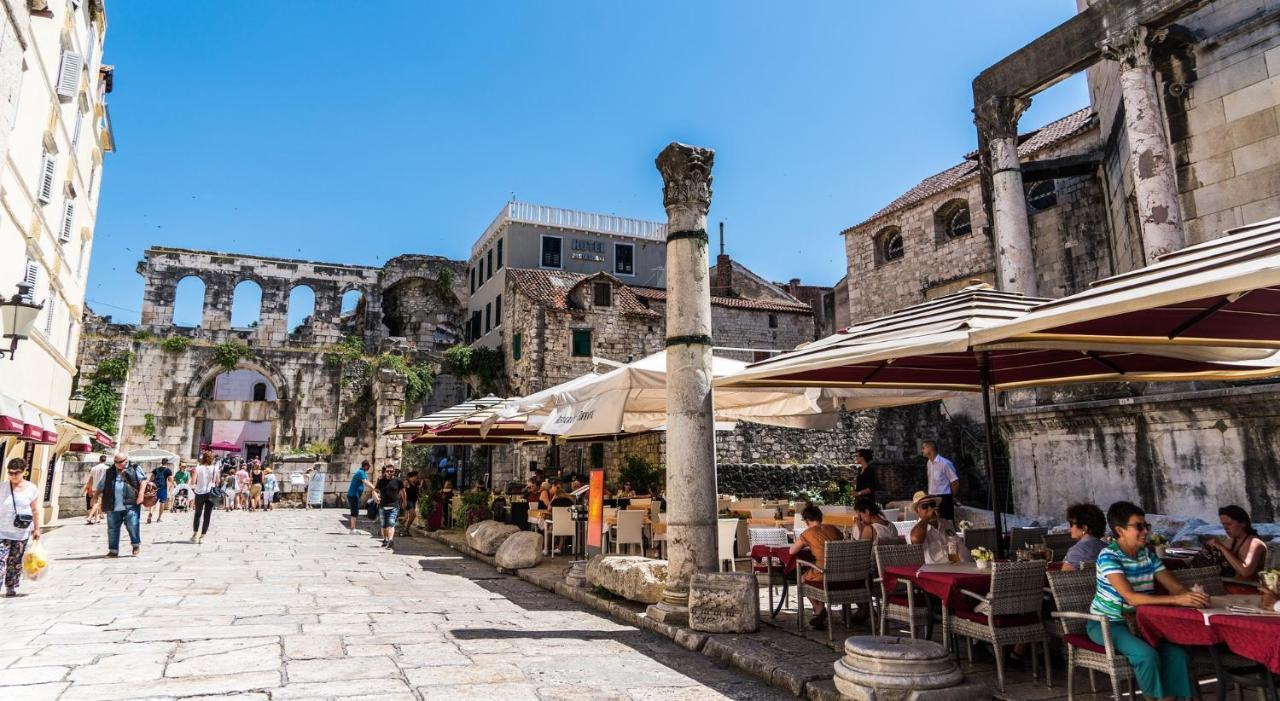 Apartment Petro Oldtown Split Bagian luar foto