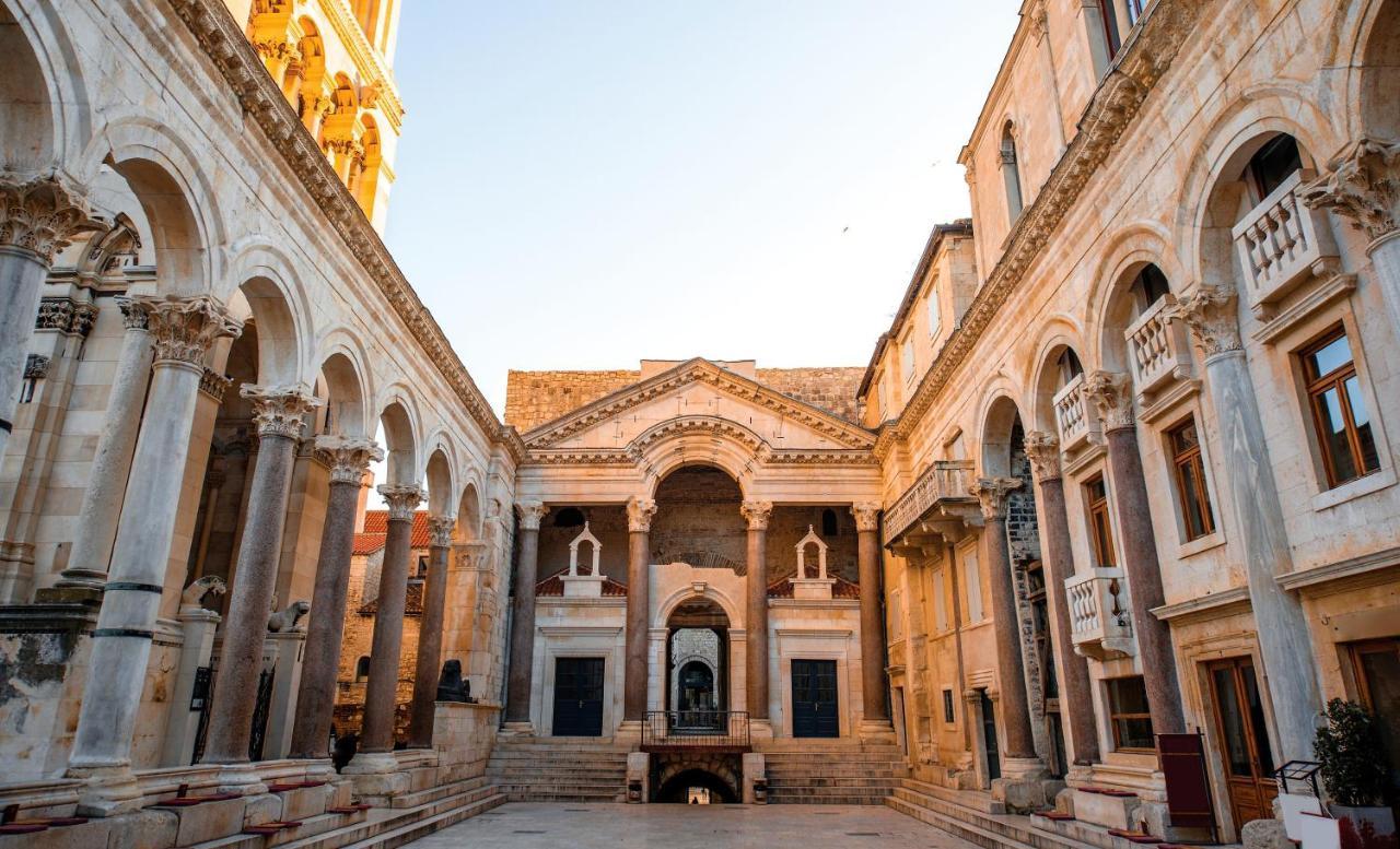 Apartment Petro Oldtown Split Bagian luar foto