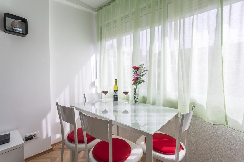 Apartment Petro Oldtown Split Bagian luar foto