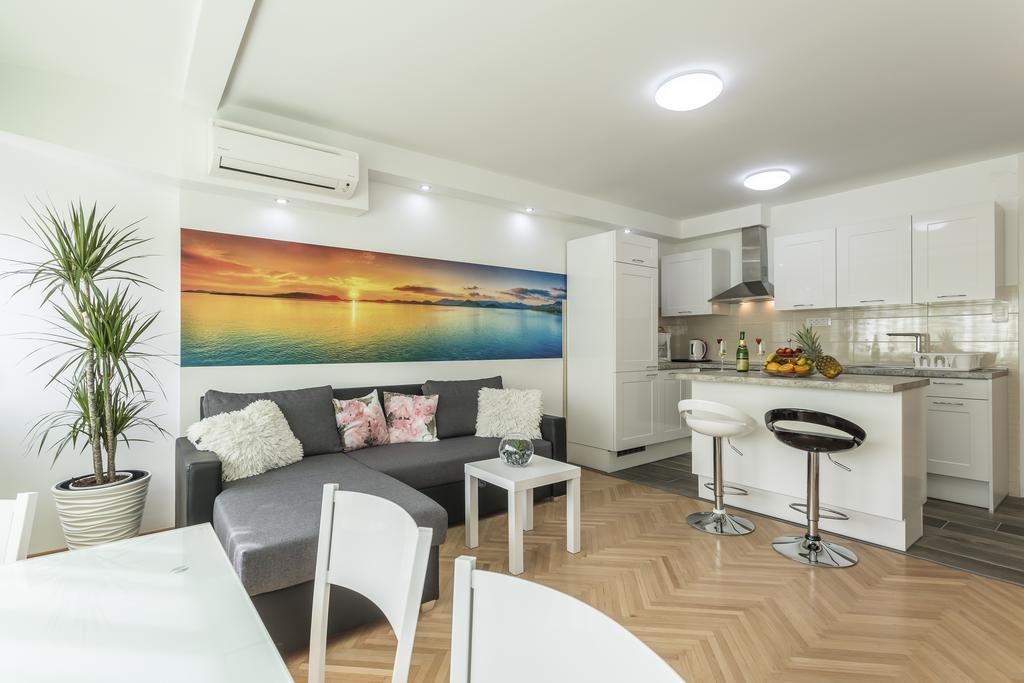 Apartment Petro Oldtown Split Bagian luar foto