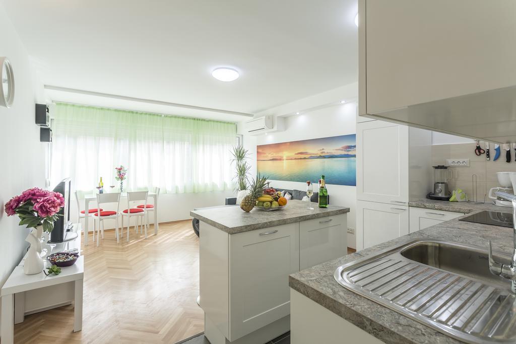 Apartment Petro Oldtown Split Bagian luar foto