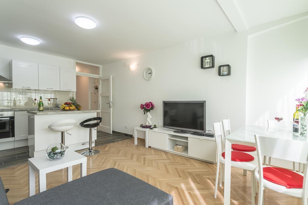 Apartment Petro Oldtown Split Bagian luar foto