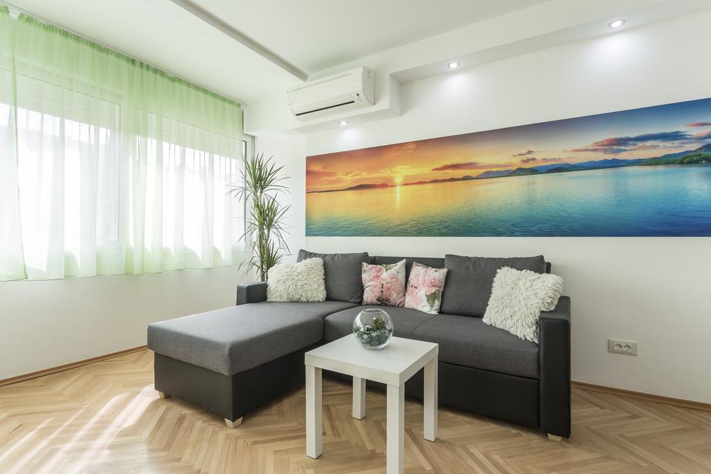 Apartment Petro Oldtown Split Bagian luar foto
